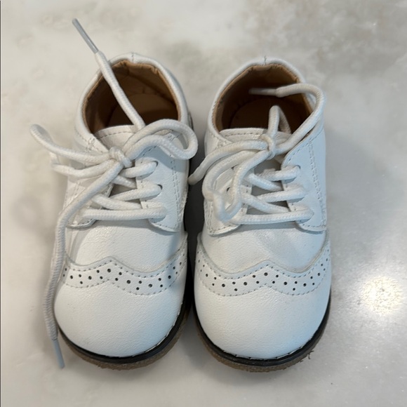 Classic White Kids' Oxford Shoes - Picture 1 of 2